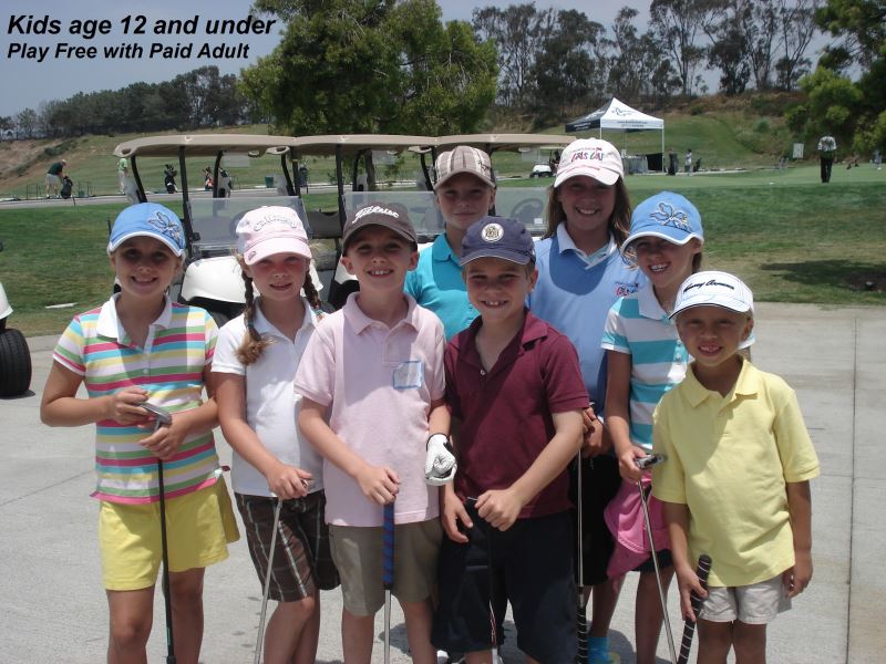 group of junior golfers